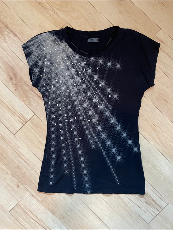 Only Tops - Only Women’s Sz S Black Short Sleeve Tee with Silver Starburst Print